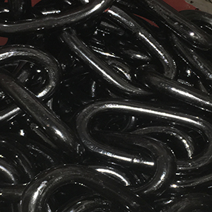 An up-close image of steel barge chain links from Paducah Rigging